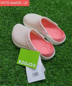 (Buy 1 pair get free 2 Jibbitzs) รองเท้าเด็ก Crocs Kids ที่คุณพ่อคุณแม่สมัยนีควรเลือกให้ลูกใส่ เผื่อดูแลสุขภาพเท้าของลูก  มอบรองเท้าแบบมีให้ลูกรับรองเลยว่าเขาใส่ไม่ถอดแ