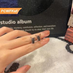 【PCWFKef】 ต่างหูรูปแมลงวันแนวนามธรรมที่สร้างสรรค์ใหม่สำหรับผู้หญิงต่างหูรูปแมลงวันจำลองแบบตลกสำหรับงานปาร์ตี้ของขวัญสำหรับเพื่อน