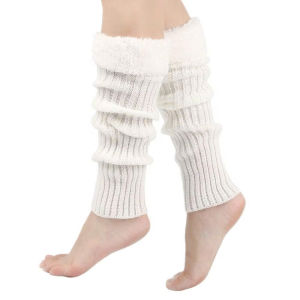 Tất Ống Chân Phối Len Cực Xinh Cực Dễ Thương Là Một Chiếc Phụ Kiện Nên Có Trong Tủ Đồ Của Các Chị Em Dễ Phối Đồ