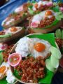 อาหารจิ๋ว งานปั้นดิน ข้าวกระเพา ข้าวกระเพราไข่ดาว. 