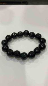 สร้อยข้อมือ สร้อยข้อมือหยก สร้อยข้อมือหยกแท้ สร้อยข้อมือหยกดิบ สร้อยข้อมือหยกพม่า กำไล กำไลหยก กำไลหยกแท้ กำไลหยกดิบ กำไลหยกพม่า สร้อยข้อมือหยกพม่าดิบแท้ Jadeite Type A ขนาด 12-13 มม.