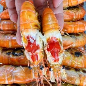กุ้งหัวแก้วไซส์20-30ตัวต่อโล กุ้งแม่น้ำคัดหัวแก้วล้วนๆ 95% แบ่งขายแพ็คละ1กิโลกรัม เป็นกุ้งสดจากบ่อแล้วนำไปแช่แข็ง
