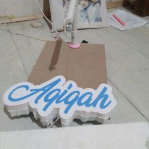 Alat potong Styrofoam bentuk meja dengan daya pakai kabel USB