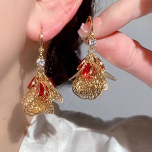 Fashionable Ring Gift 红锆石花瓣夸张耳环女 年新款轻奢小众高级感耳扣气质时尚耳饰