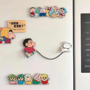 Magnet sa Refrigerator na Crayon Shin-chan Set ng 4 Piraso Cute na Cartoon Sticker sa Refrigerator na may Paa na Pwede Ipaikot Malikhaing Dekorasyon sa Kusina