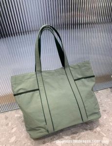 lululemon New Versatile Tote Bag with Large Capacity 20L Popular handbags in stock