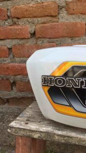 TANGKI HONDA CB100 PRESS BAHAN TEBAL HRC MERAH GLOSY tangki sultan tangki doraemon tangki cb 100 tangki cb galvanis cat glossy motif cat