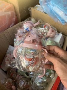 bình đượng nước và sữa dành cho trẻ em