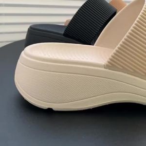 [Free Shipping] WomenS New Summer Sandals Thick-Soled Single-Strap Solid-Color Design Suitable For Everyday Wear Casual Outings And Beach Activities