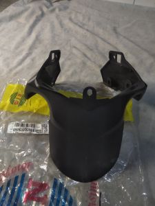 Slebor Spakbor Depan Front Fender B AEROX 155 OLD PNP NEW AEROX MERK WIN