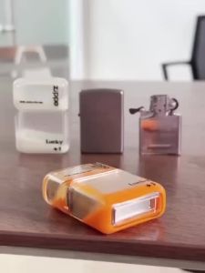 (จัดส่งภายใน2วัน)zippo ไฟแช็กทรายดูดเรืองแสงเปลือกเรืองแสงอะคริลิกมูลค่าสูงทดแทนพิเศษ ทางเลือกที่ดีที่สุดสำหรับการให้ของขวัญ