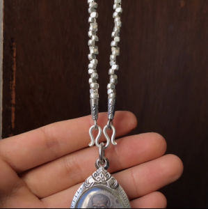 สร้อยคอพระ สร้อยคอผู้ชาย เงินแท้99.9% รับประกันเงินแท้ งานแฮนด์เมดจากช่างฝีมือชาวเชียงใหม่ เหมาะสำหรํบผู้หญิงและผู้ชาย