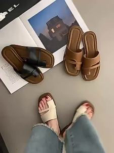 [Free Shipping] 2025 New Womens Summer Fashion Simple Versatile Flat Toe-Strap Sandals for Outdoor Wear Roman Beach Slippers