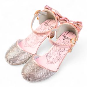 รองเท้าคัชชูเเด็ก ส้นเตี้ยประดับโบว์ใหญ่ กลิตเตอร์แวววาวทุกก้าวเดิน มาพร้อมดีเทลหัวใจและจี้น่ารัก สวมใส่สบาย ขนาด28-33