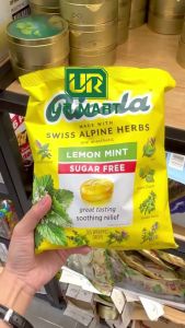 Kẹo RICOLA Chanh và Bạc Hà không đường Ricola Lemon Mint Sugar Free 105 viên - thông cổ mát họng - Kẹo Ricola Lemon Mint của Mỹ với bạc hà và thảo dược làm dịu mát họng - Hỗ trợ tiêu đờm khàn tiếng nghẹt mũi và các chứng của cảm cúm