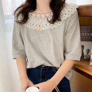 QJshop ✨เสื้อแฟชั่นแขนสามส่วนคอกลมแต่งลายลูกไม้🌺ตรงคอเสื้อมีสเน่ห์ฟุดๆ ผ้านิ่มสวมใส่สบายไม่หนาไม่ร้อน แต่งตัวง่าย ของดีแบบนี้ห้ามพลาดกันนะจ๊ะ🌼🤩🛍️