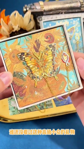 ที่คั่นหนังสือรูปผีเสื้อแกะสลักพร้อมจี้ผีเสื้อโลหะสำหรับคนรักเข็มกลัดอุปกรณ์อ่านหนังสือสำหรับผู้ใหญ่