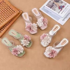 [Free Shipping] Vintage womens outdoor wear 2025 summer new floral slip-on vacation sandals