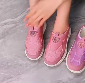 New Lightweight WomenS Cloth Shoes For Spring Travel Breathable Soft-Soled Mid-Heel Slip-On Casual Shoes
