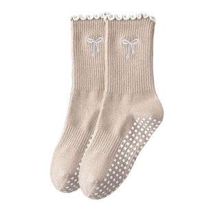 MAKERVY Non-Slip Grip Pilates Socks Breathable Cotton Floor Socks Professional Sweat-absorbent Yoga Socks for Women