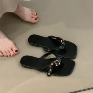[Free Shipping] Sheepskin version~Vintage buckle flip-flops for outdoor wear flat-soled sandals for women casual beach slippers