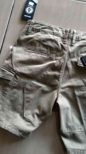 Celana pendek cargo pria berkwalitas model di atas lutut