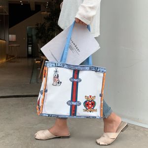 Stylish College Wind Canvas Bag Pattern Zipper Tote Bag