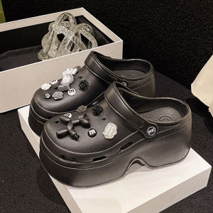 DMshoes  เข้าใหม่ รองเท้าแตะหัวโต งานแฟชั่นสุดฮิต เสริมส้น 3 นิ้ว น้ำหนักเบาใส่เดินง่าย สบายเท้าด้วยพื้นนิ่ม สีสันสวยถึง 5 สี แถมฟรีตัวติดไปให้ 1 เซ็ต สวยจบครบเลย