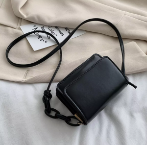 Tas Kerut Wanita Hiasan Mutiara Bahan Halus Tidak Kaku Ada Tali Panjang Bisa Selempang Dan Bahu