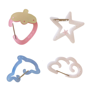 Bắt mắt Carabiner thiết kế hình dâu tây nhẹ và chắc chắn phù hợp để leo núi và cắm trại