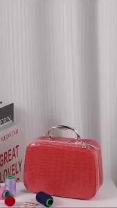 SNUGUG SmallAlligator Cosmetic Cases Beauty Case Cosmetic Bag Lockable Jewelry Travel Toiletry Organizer Suitcase2026