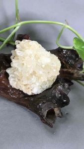 Thạch anh núi trang trí để bàn làm việc phong thủy