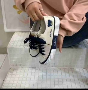 Sepatu Wanita Remaja Ala Korea & Tips Memilih Sepatu Flat Anak Perempuan