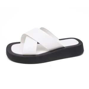 [Free Shipping] Same Style Thick-Soled Color-Blocked Flip-Flops 2026 Summer New Collection Versatile And Non-Slip Beach Sandals For Women
