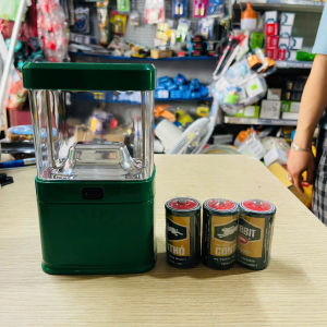 đèn cầm tay màu xanh lá cây với 4 pin AA