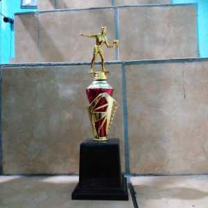 Piala Lomba Juara 1 2 3 4 (PEMAIN VOLY PUTRI BODY MERAH RASER) "costum" FREE STICKER (BOLEH satuan)TERMASUK SETICKER DAN FREE DESIGN