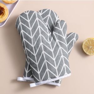 Glove Kitchen Microwave Heat Insulation Thickened Resistant Pot Heat Proof Gloves Anti-Hot Gloves 1pc