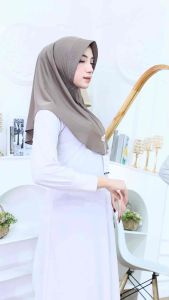 Kabadek Kerudung Bergo Pinguin Pet Daily Jersey LILY Ukuran M
