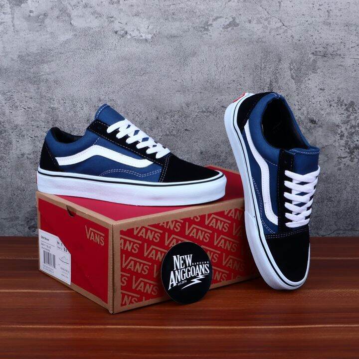 Blue and black vans 2025 shoes