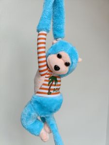 (ลิงใส่เสื้อ) ตุ๊กตาลิง  ลิงน้อย บีบแล้วมีเสียงร้อง มีหลายสี