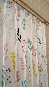 Gorden Plisket Motif Bunga Lavender Bahan Katun dan Saten Halus dan Lembut