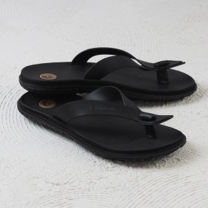 Sendal Pria Dewasa Keren Viral CAMOU KEENAN CARBON Hitam Bahan Karet Anti Licin Kuat Awet Nyaman Trendy  Untuk Jalan Casual Santai