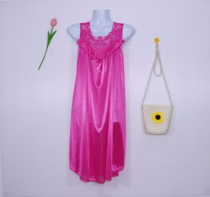 ฝันดี008 จัดส่งจากประเทศไทย!ชุดนอนสายเอี๊ยมนุ่มสบายโปร่งใสเล็กน้อยลูกไม้ มี 7 สไตล์ให้เลือก