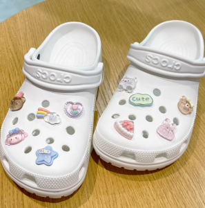 10pcs/lot Cartoon beautiful accessories for your shoes DIY jibitzz for crocs set 10 pcs set croc charm Shoe Buckle Shoe Decoration shoes