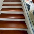 Papan Anak Tangga Kayu Pijakan Trap Rumah Tingkat Mahoni Tanpa Sambungan Ukuran 25 x 80 cm. 