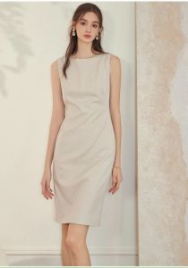 Đầm trơn kem cổ tròn không tay dáng suông ôm