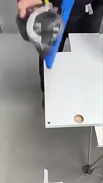 Máy cắt cạnh hướng dẫn định vị để cắt chính xác trong môi trường xây ...