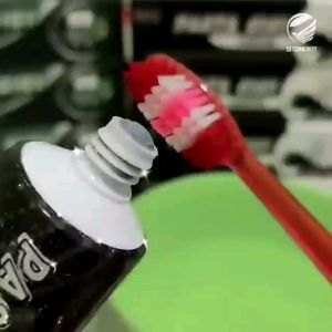 Pasta Gigi Charcoal dan Pasta Gigi Siwak dan Sirih netto 100 gr  membantu merawat dan menjaga kesehatan serta kebersihan gigi dan mulut. membuat gigi menjadi putih dan sehat