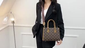 Women's Fashion Shoulder Bag Large Capacity Crossbody Handbag