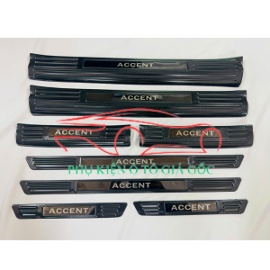 Ốp bậc cửa nẹp bước chân trong ngoài xe Hyundai Accent 2024-2025 Vân CARBON cao cấp